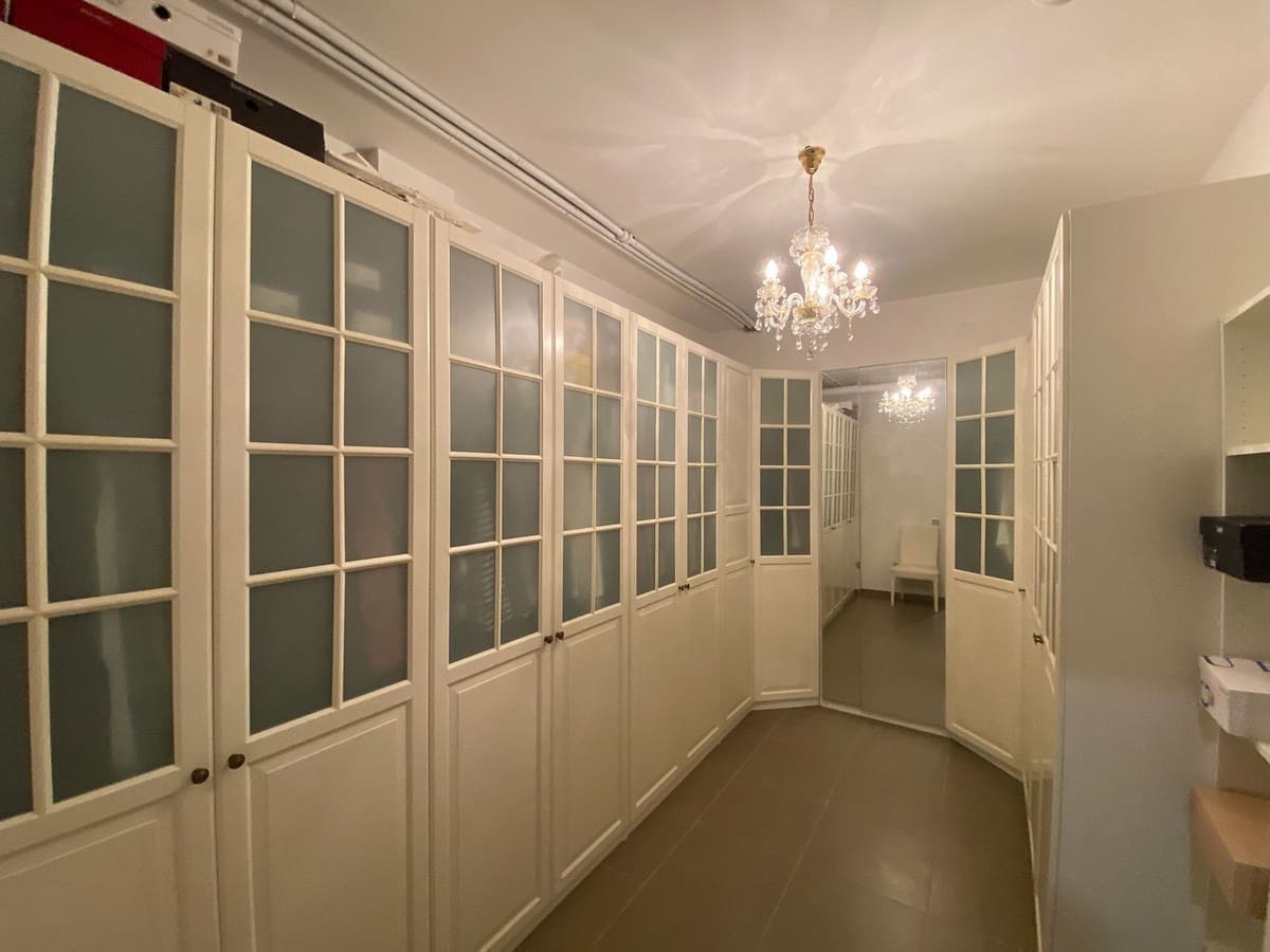 5 soveværelse Semi-Rækkehus til salg i Estepona med swimmingpool - € 950.000 (Ref: 9480474)