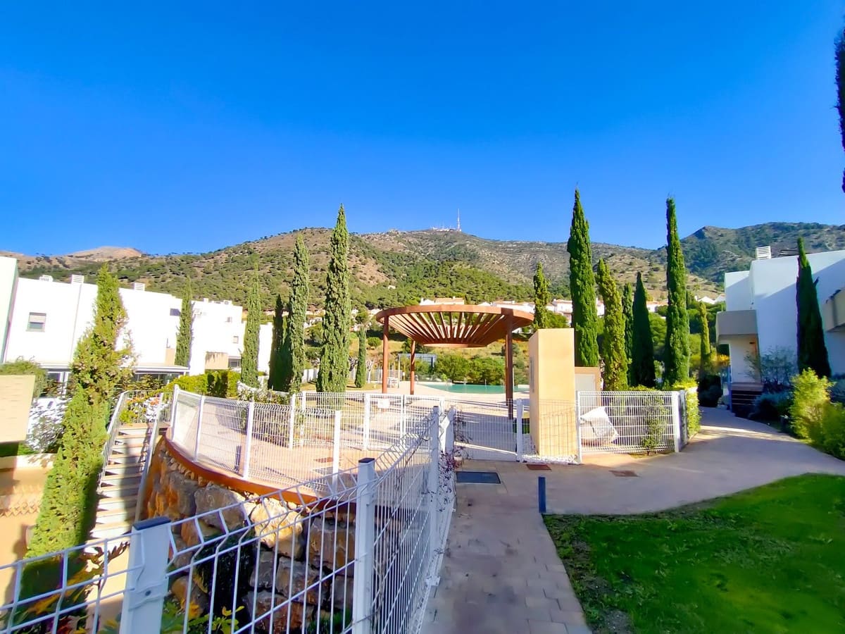 4 soverom Hus til salgs i Mijas med svømmebasseng garasje - € 950 000 (Ref: 9480475)