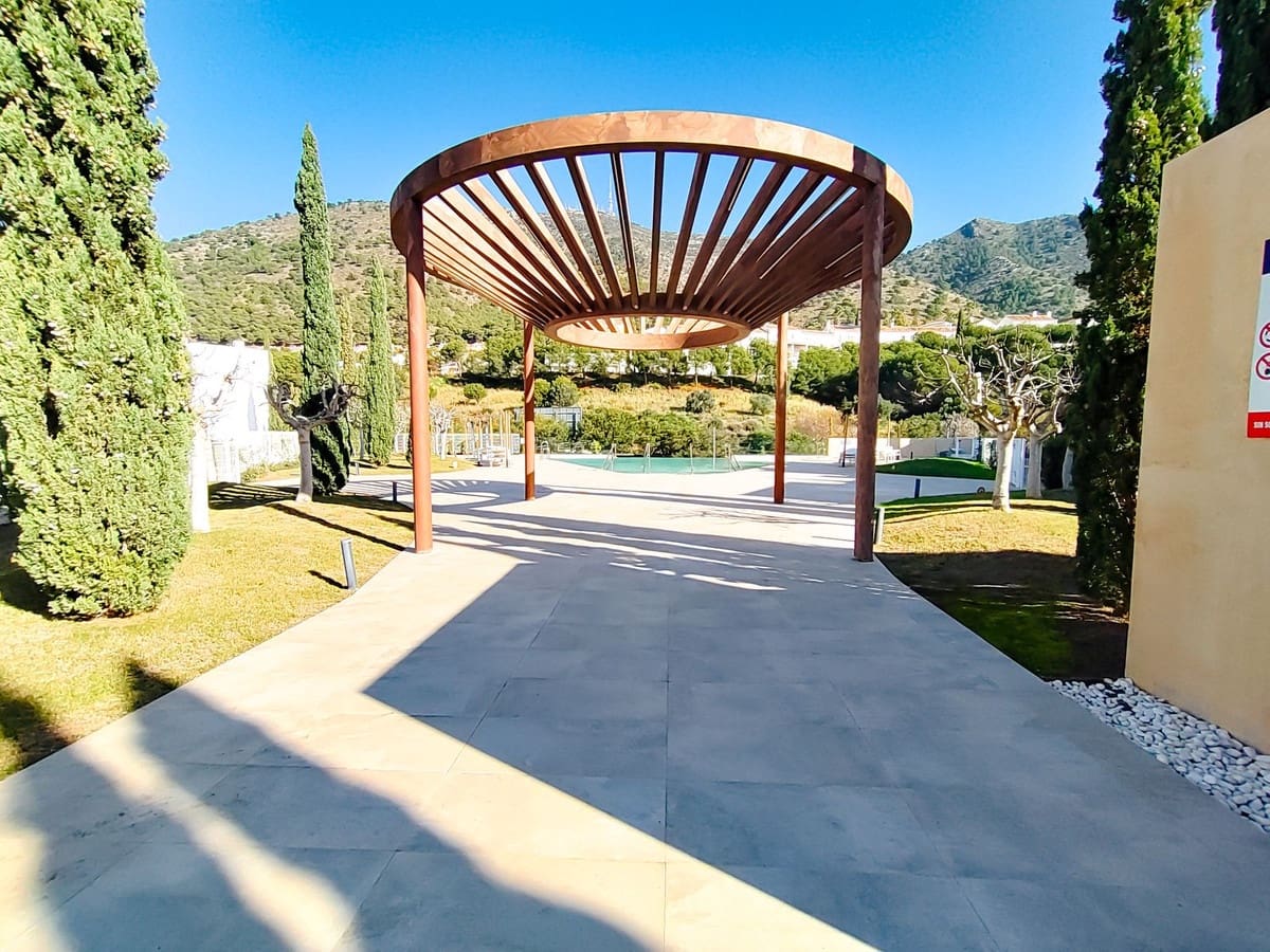 4 soverom Hus til salgs i Mijas med svømmebasseng garasje - € 950 000 (Ref: 9480475)