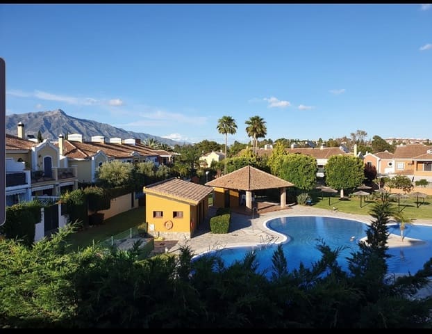 4 quarto Casa em Banda para venda em San Pedro de Alcántara Pueblo, Marbella com piscina - 1 200 000 € (Ref: 9480476)