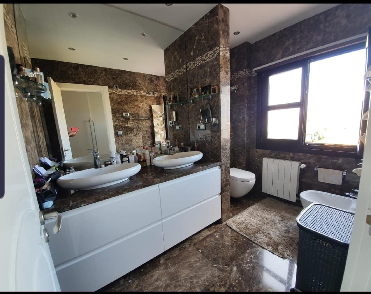 4 bedroom Townhouse for sale in San Pedro de Alcantara with pool - € 1,200,000 (Ref: 9480476)