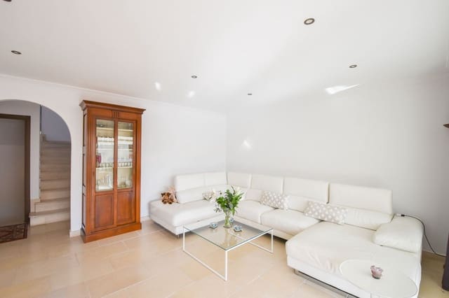 Casa de 4 habitaciones en La Dama de Noche - La Alzambra, Marbella en venta con piscina garaje - 950.000 € (Ref: 9480477)