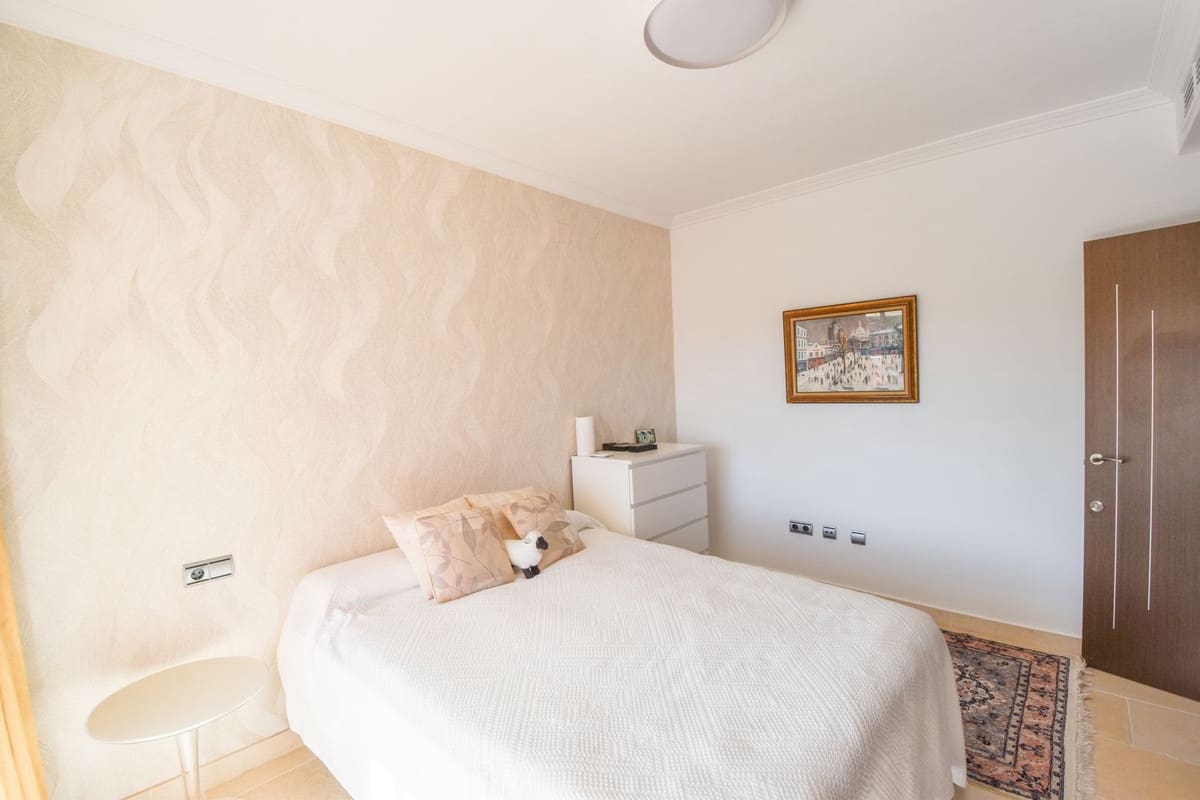 Casa de 4 habitaciones en Nueva Andalucia en venta con piscina garaje - 950.000 € (Ref: 9480477)