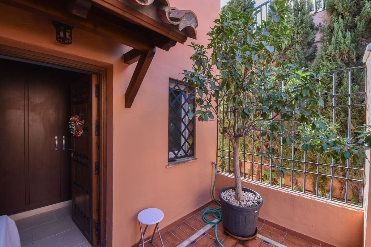 Casa de 4 habitaciones en Nueva Andalucia en venta con piscina garaje - 950.000 € (Ref: 9480477)