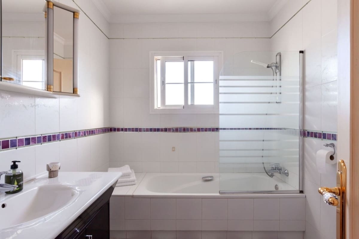 5 bedroom Villa for sale in Mijas Golf with pool - € 952,000 (Ref: 9480481)