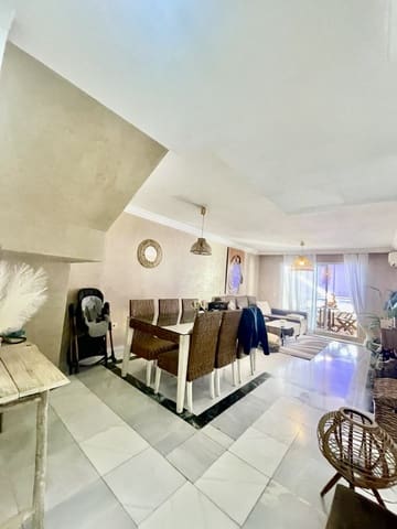 Apartamento de 3 habitaciones en Golden Mile, Marbella en venta con piscina garaje - 955.000 € (Ref: 9480482)