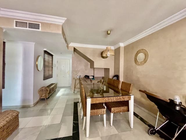 Apartamento de 3 habitaciones en Golden Mile, Marbella en venta con piscina garaje - 955.000 € (Ref: 9480482)