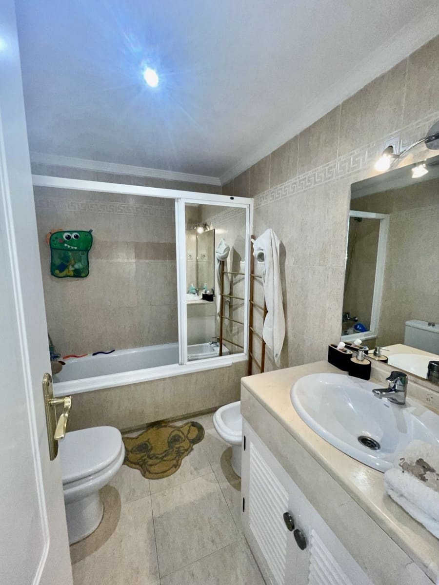 3 bedroom Apartment for sale in Golden Mile with pool garage - € 955,000 (Ref: 9480482)