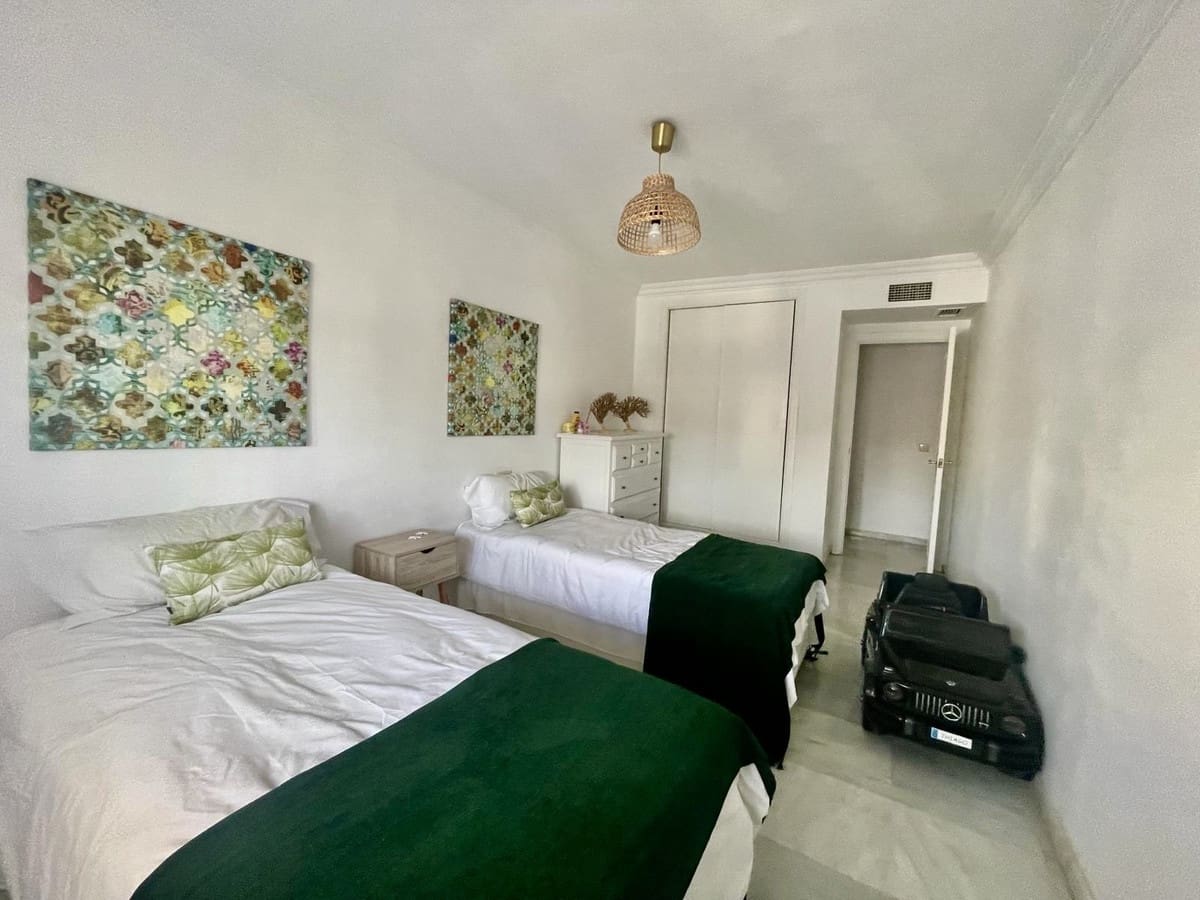 3 bedroom Apartment for sale in Golden Mile with pool garage - € 955,000 (Ref: 9480482)