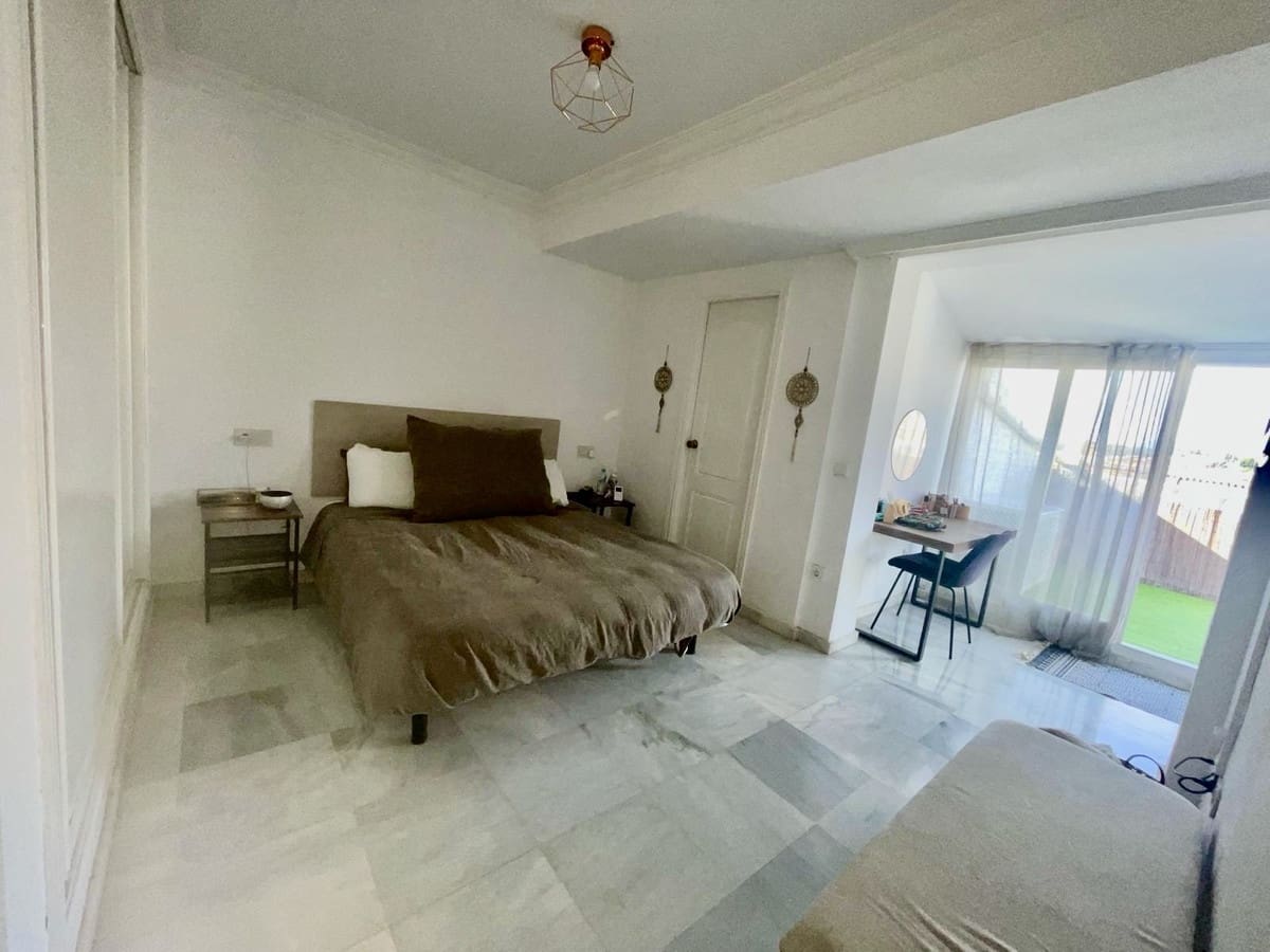 3 bedroom Apartment for sale in Golden Mile with pool garage - € 955,000 (Ref: 9480482)