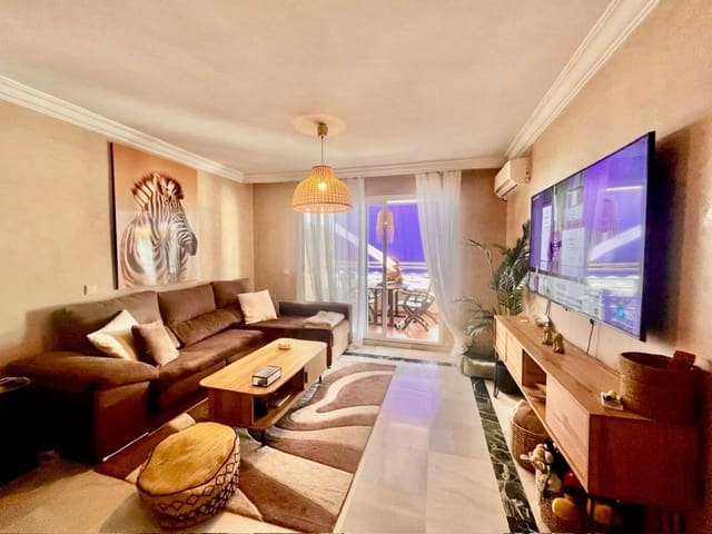 Apartamento de 3 habitaciones en Golden Mile, Marbella en venta con piscina garaje - 955.000 € (Ref: 9480482)