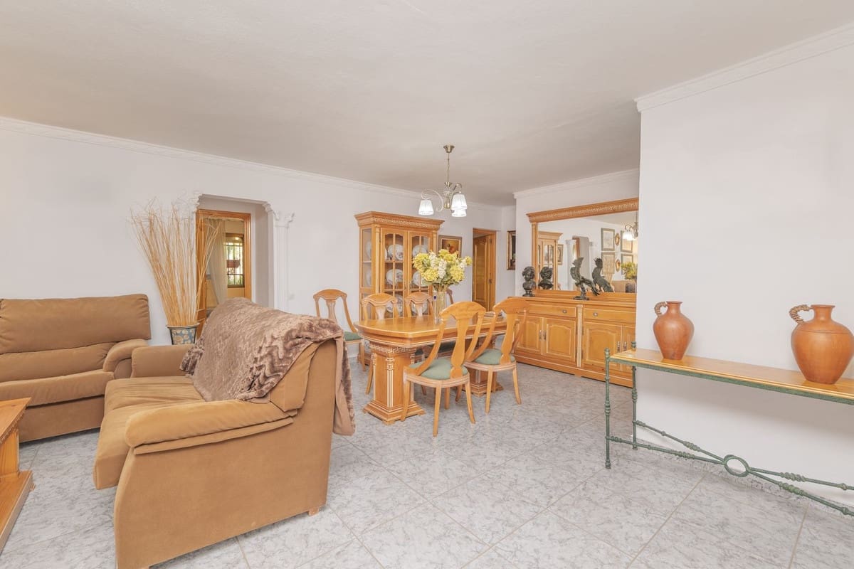 3 bedroom Villa for sale in Las Chapas with pool - € 970,000 (Ref: 9480492)