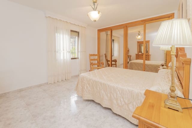 3 quarto Moradia para venda em Las Chapas, Marbella com piscina - 970 000 € (Ref: 9480492)