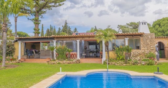 3 quarto Moradia para venda em Las Chapas, Marbella com piscina - 970 000 € (Ref: 9480492)