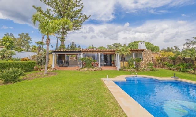 3 quarto Moradia para venda em Las Chapas, Marbella com piscina - 970 000 € (Ref: 9480492)