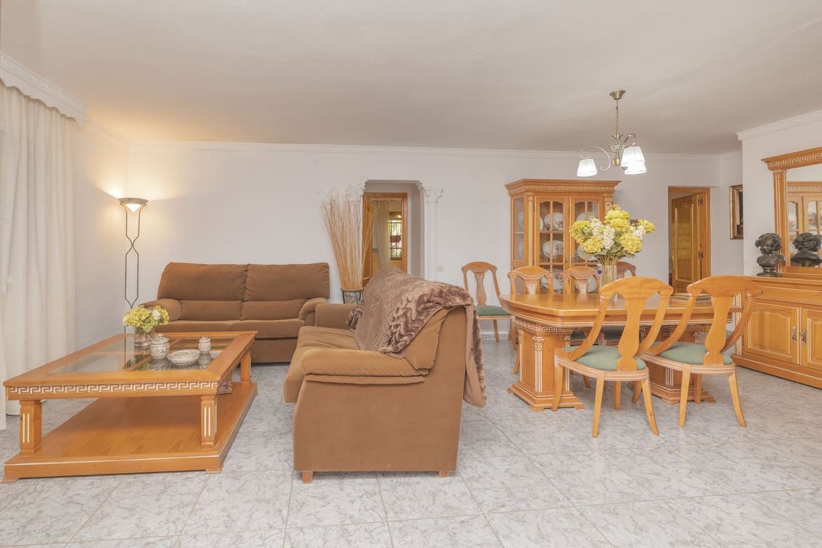 3 bedroom Villa for sale in Las Chapas with pool - € 970,000 (Ref: 9480492)