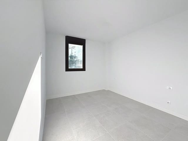 3 sypialnia Penthouse na sprzedaż w Centro, Estepona z basenem garażem - 975 000 € (Ref: 9480496)