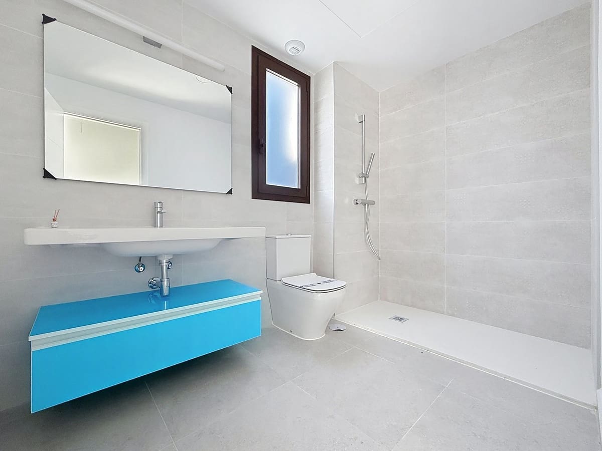 3 sypialnia Penthouse na sprzedaż w Estepona z basenem garażem - 975 000 € (Ref: 9480496)