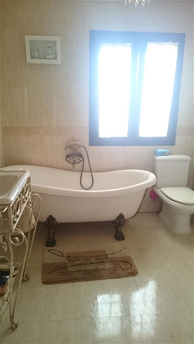 3 bedroom Villa for sale in Mijas Costa with pool garage - € 975,000 (Ref: 9480497)