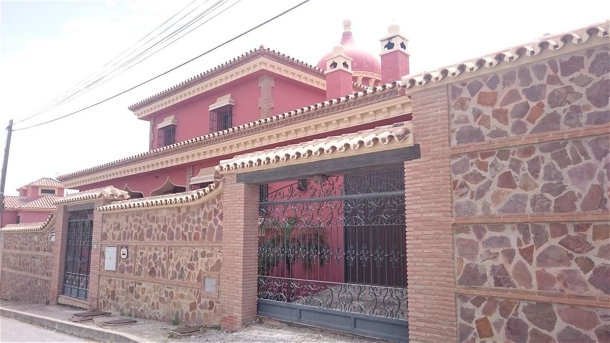 3 bedroom Villa for sale in Mijas Costa with pool garage - € 975,000 (Ref: 9480497)