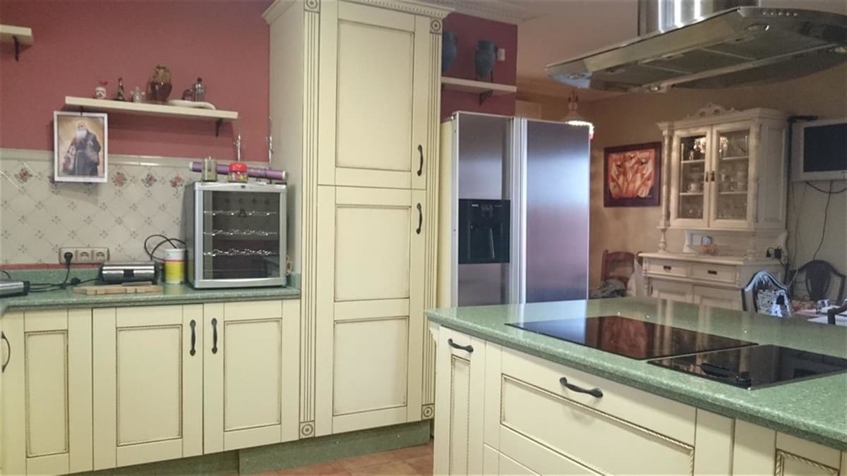 3 bedroom Villa for sale in Mijas Costa with pool garage - € 975,000 (Ref: 9480497)