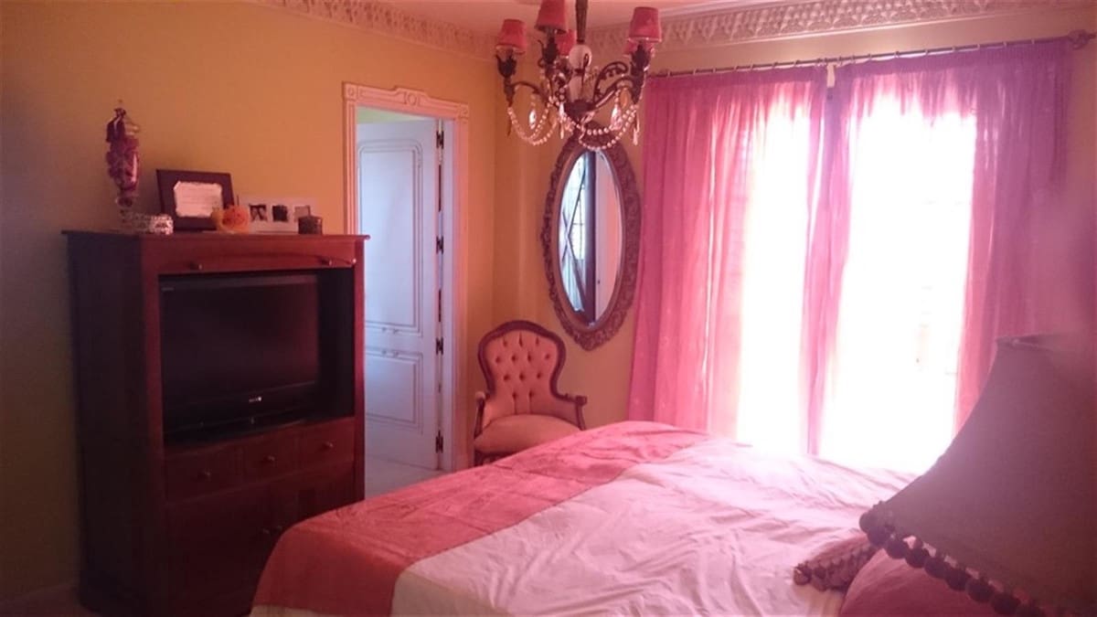 3 bedroom Villa for sale in Mijas Costa with pool garage - € 975,000 (Ref: 9480497)