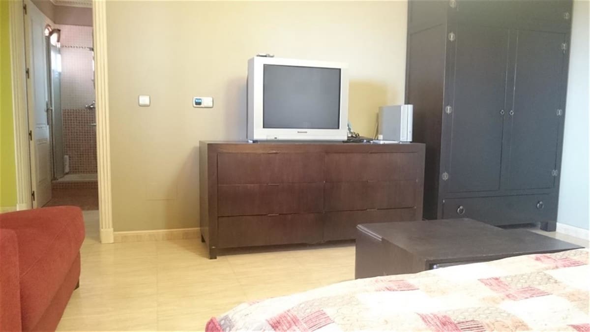 3 bedroom Villa for sale in Mijas Costa with pool garage - € 975,000 (Ref: 9480497)