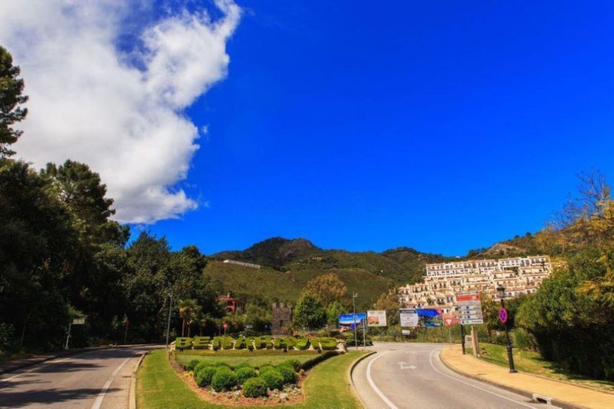 4 soverom Villa til salgs i Benahavis med garasje - € 975 000 (Ref: 9480498)