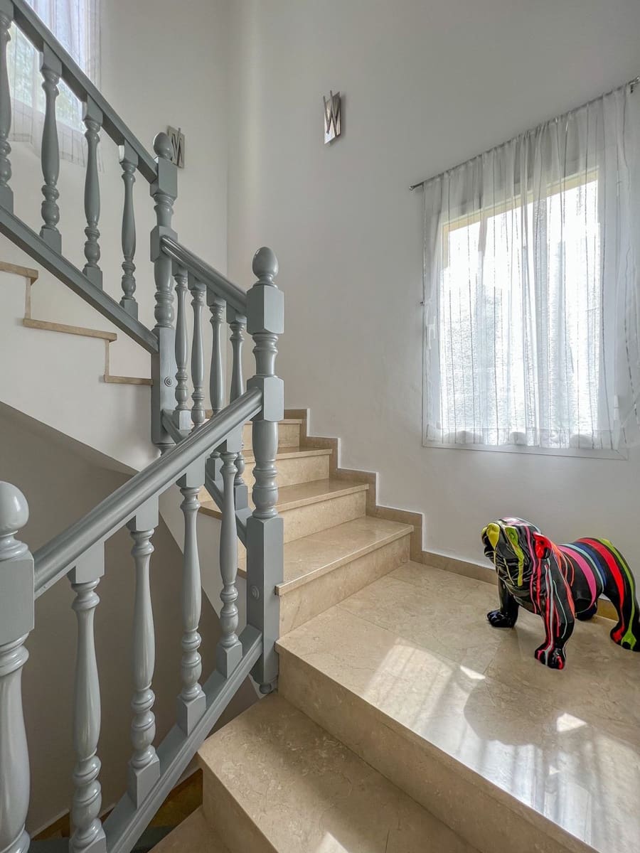 4 bedroom Villa for sale in Benalmadena with pool - € 975,000 (Ref: 9480499)