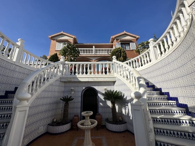 6 bedroom Villa for sale in Miraflores del Palo, Málaga city with pool garage - € 975,000 (Ref: 9480501)