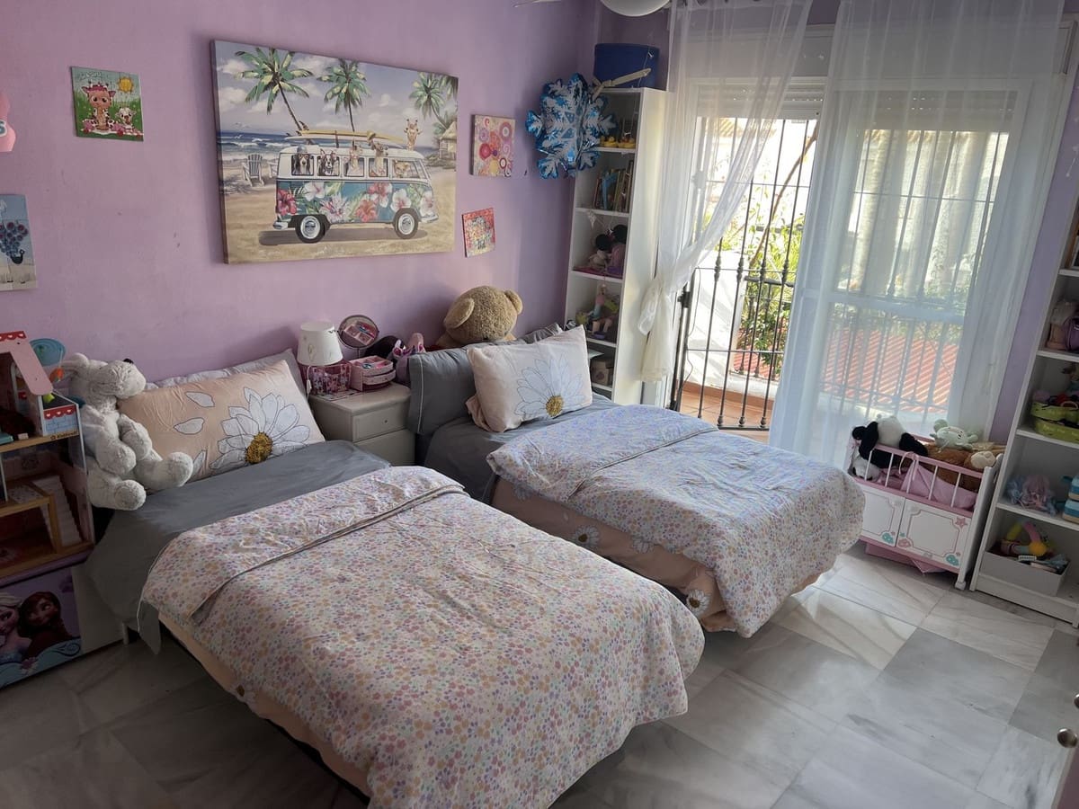 Casa de 5 habitaciones en Nueva Andalucia en venta con piscina - 980.000 € (Ref: 9480503)