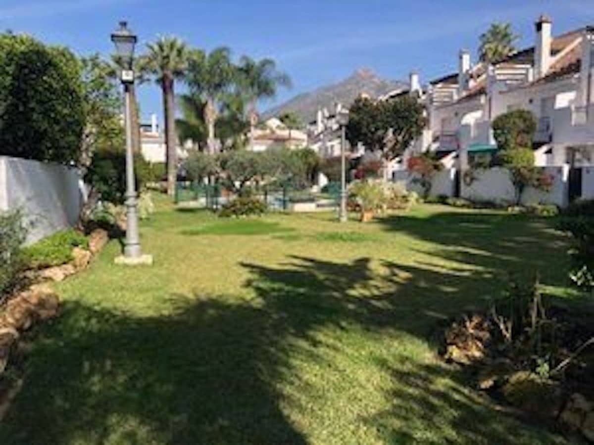 Casa de 5 habitaciones en Nueva Andalucia en venta con piscina - 980.000 € (Ref: 9480503)
