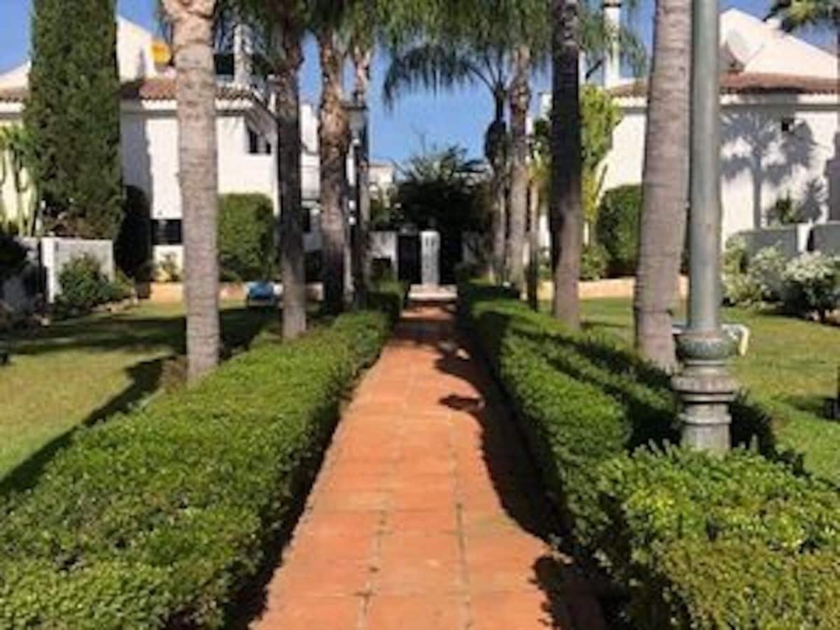 Casa de 5 habitaciones en Nueva Andalucia en venta con piscina - 980.000 € (Ref: 9480503)