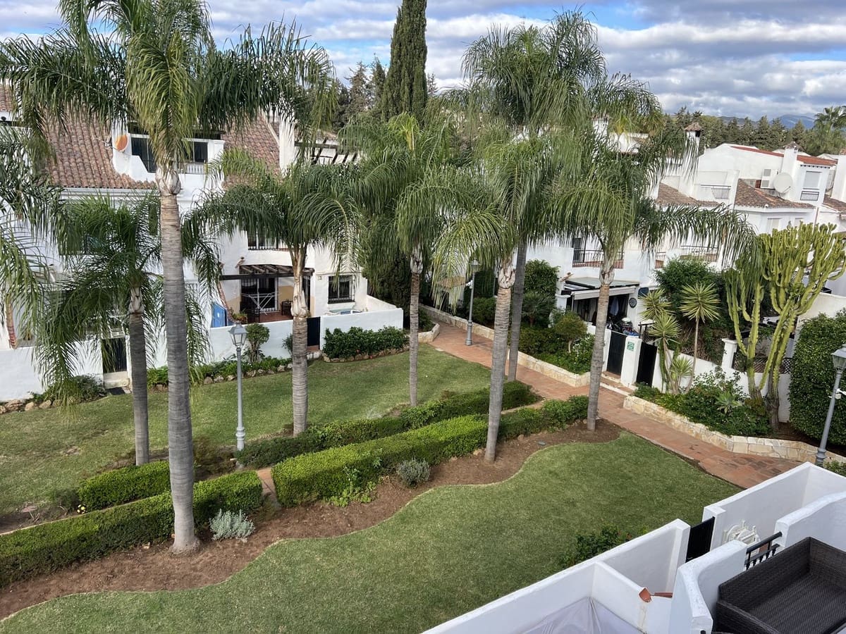 Casa de 5 habitaciones en Nueva Andalucia en venta con piscina - 980.000 € (Ref: 9480503)