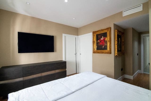 3 slaapkamer Appartement te koop in Puerto Banus, Marbella met zwembad - € 990.000 (Ref: 9480507)