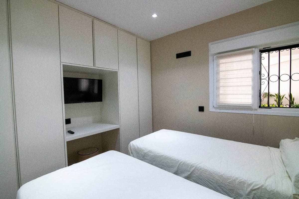 3 bedroom Apartment for sale in Puerto Banus with pool - € 990,000 (Ref: 9480507)