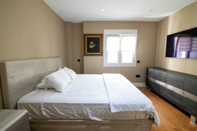 3 slaapkamer Appartement te koop in Puerto Banus, Marbella met zwembad - € 990.000 (Ref: 9480507)