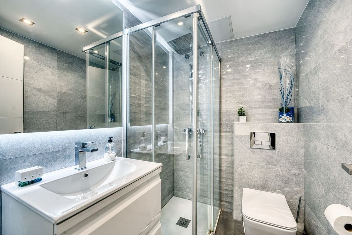 5 bedroom Penthouse for sale in Elviria with pool garage - € 990,000 (Ref: 9480509)