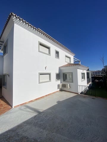 5 soverom Villa til salgs i Torremolinos med svømmebasseng - € 990 000 (Ref: 9480511)