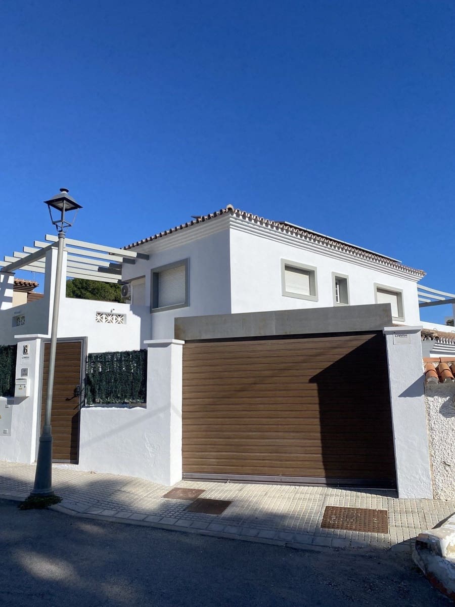 5 bedroom Villa for sale in Torremolinos with pool - € 990,000 (Ref: 9480511)