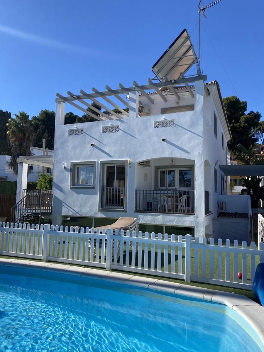 5 bedroom Villa for sale in Torremolinos with pool - € 990,000 (Ref: 9480511)