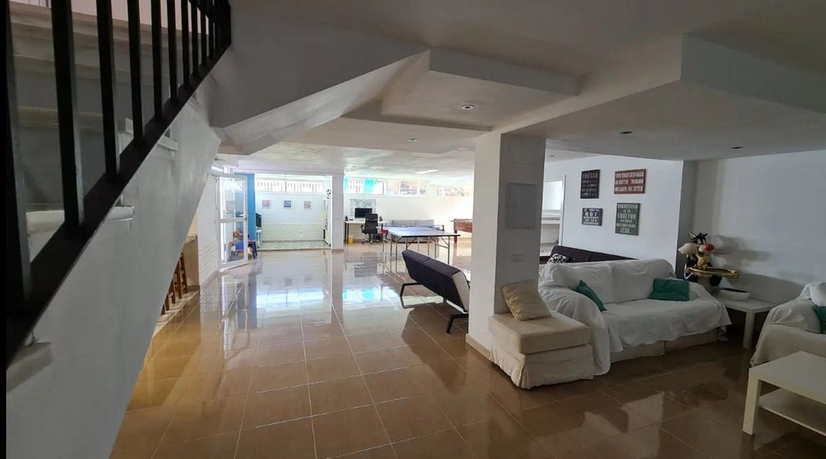 5 bedroom Villa for sale in Torremolinos with pool - € 990,000 (Ref: 9480511)