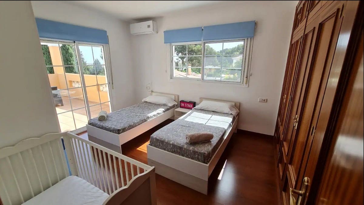 5 bedroom Villa for sale in Torremolinos with pool - € 990,000 (Ref: 9480511)