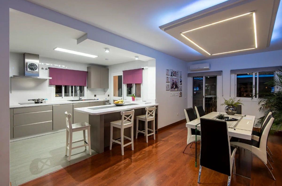 5 bedroom Villa for sale in Torremolinos with pool - € 990,000 (Ref: 9480511)