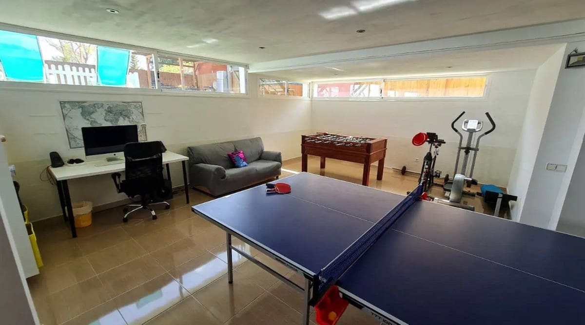 5 bedroom Villa for sale in Torremolinos with pool - € 990,000 (Ref: 9480511)