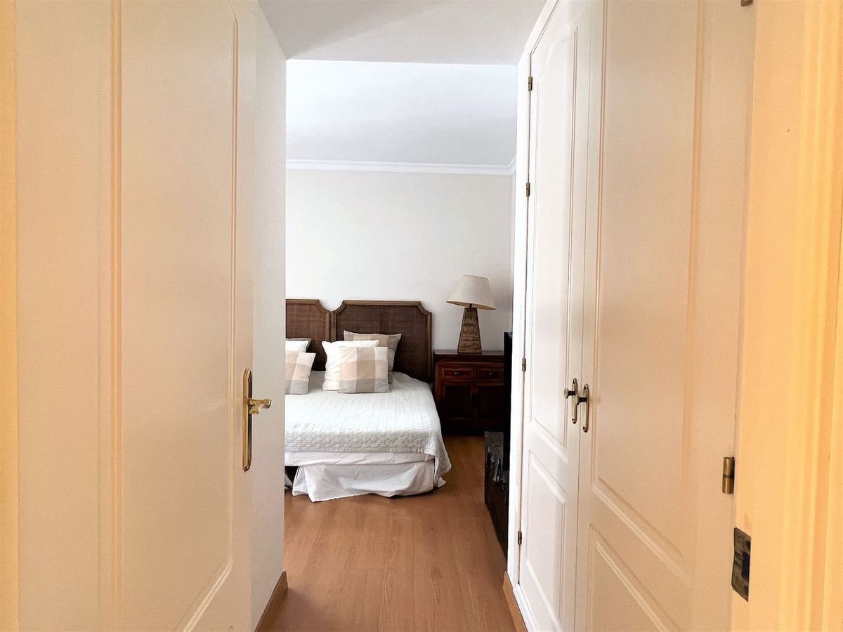 Apartamento de 3 habitaciones en Guadalmina en venta con piscina - 995.000 € (Ref: 9480515)