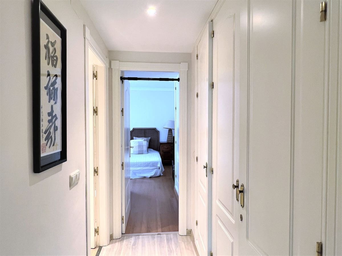 Apartamento de 3 habitaciones en Guadalmina en venta con piscina - 995.000 € (Ref: 9480515)