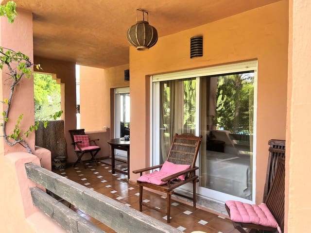 Apartamento de 3 habitaciones en Guadalmina Baja, Marbella en venta con piscina - 995.000 € (Ref: 9480515)