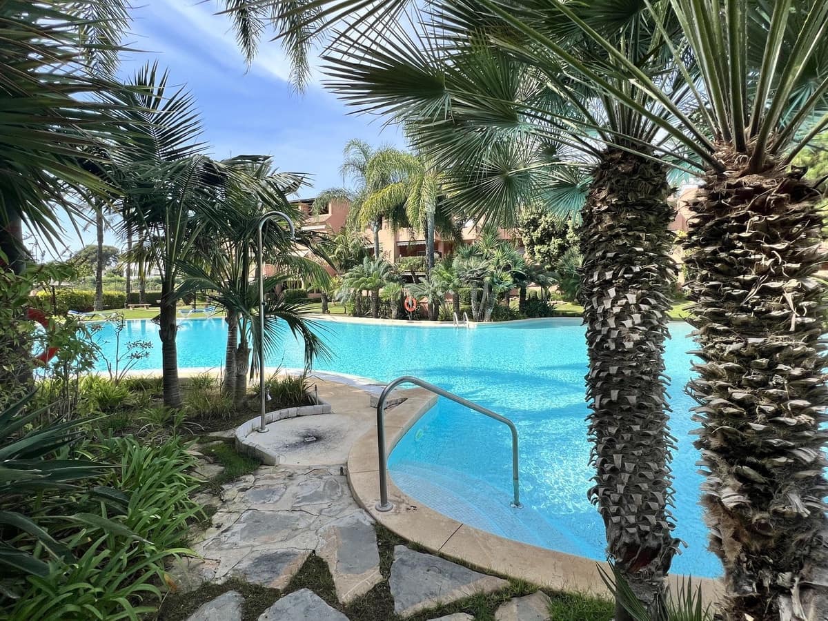 Apartamento de 3 habitaciones en Guadalmina en venta con piscina - 995.000 € (Ref: 9480515)