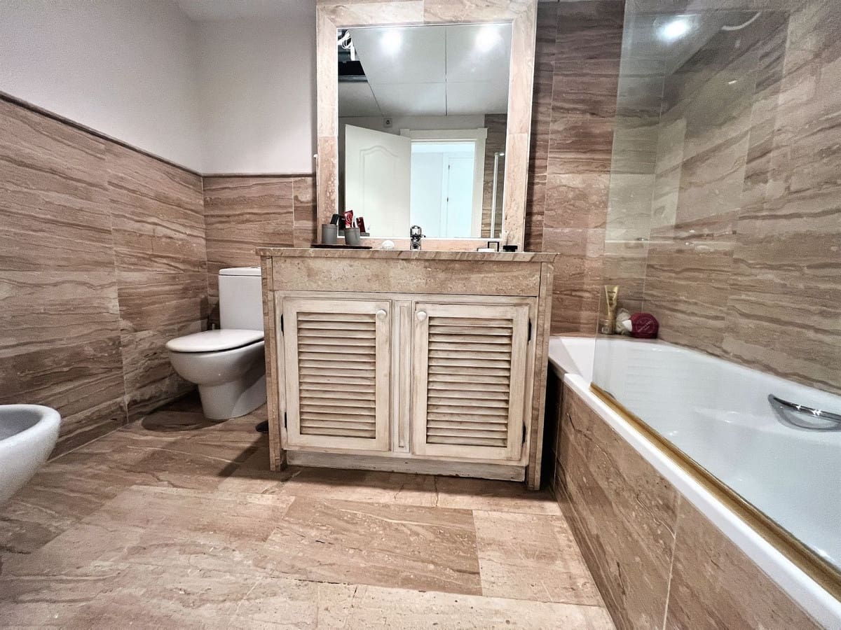 Apartamento de 3 habitaciones en Guadalmina en venta con piscina - 995.000 € (Ref: 9480515)